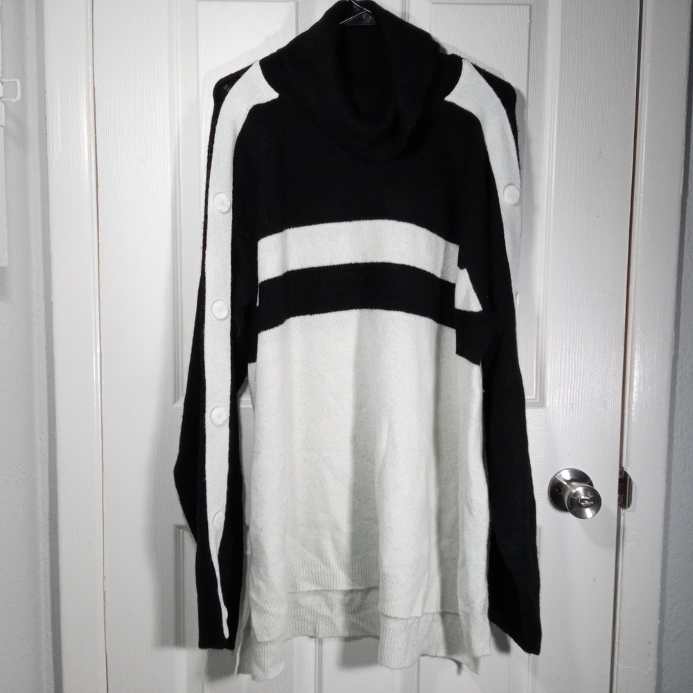 Apt 9 turtleneck sweater